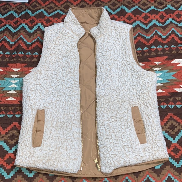 Reservable Vest - Picture 5 of 9